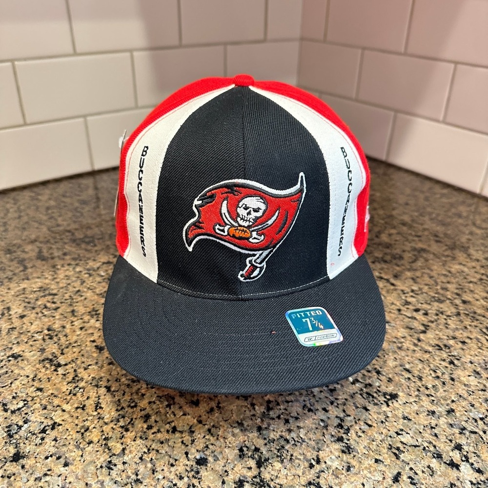 Vtg Tampa Bay Buccaneers Reebok NFL Hat 7 3/4 Red Black White Dead Stock New